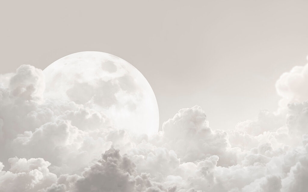Full moon in the clouds Full moon in the clouds