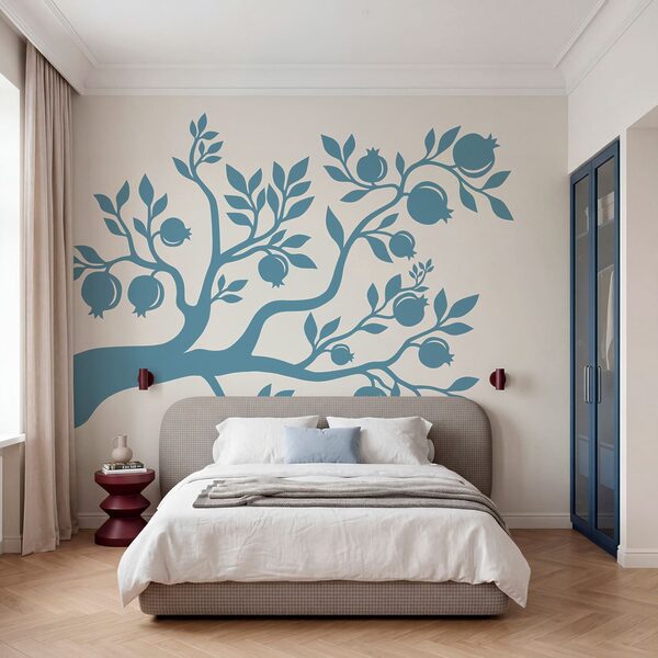 Albero blu con foglie e frutti