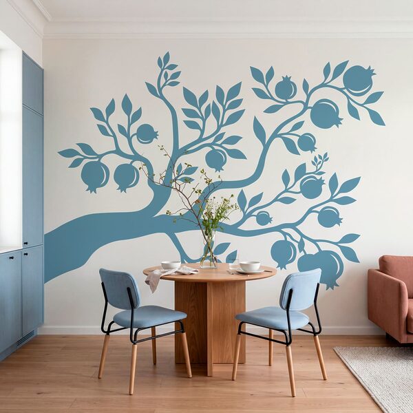 Albero blu con foglie e frutti